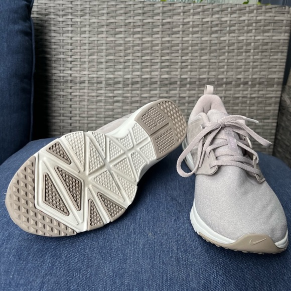 Nike Training Sneaker - Picture 4 of 4